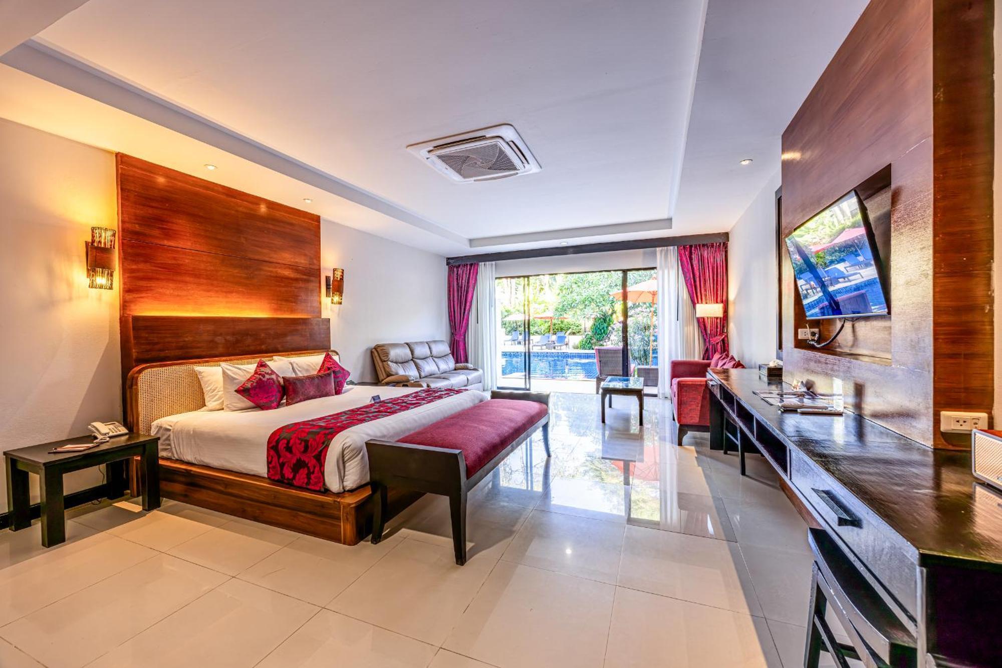 Grand Deluxe Pool access